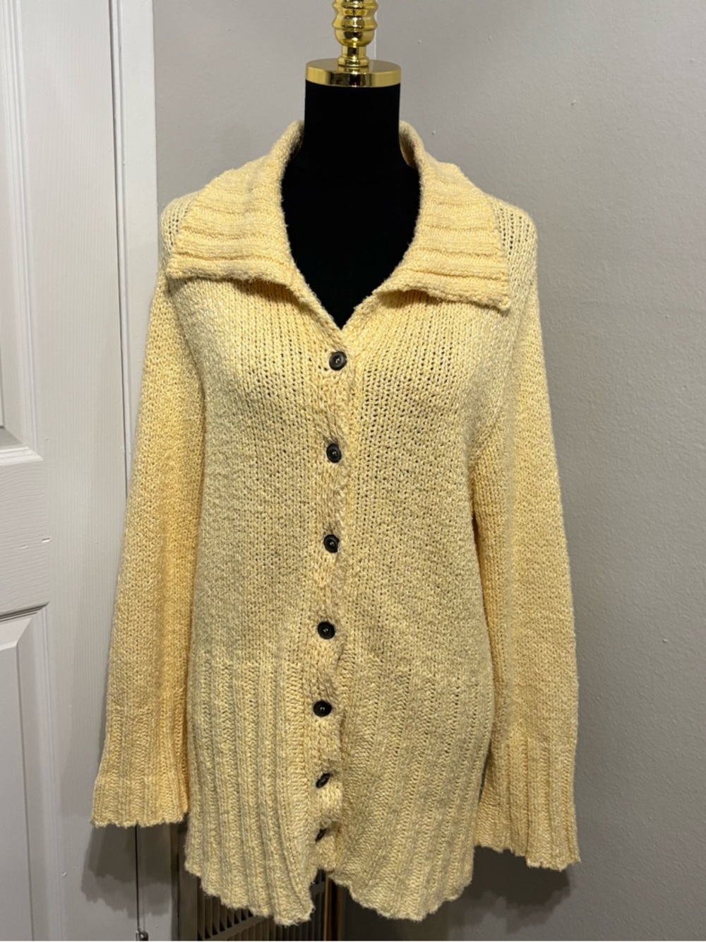 J.Jill 90s butter yellow mom Spring Cozy Button Up Cardigan Size S